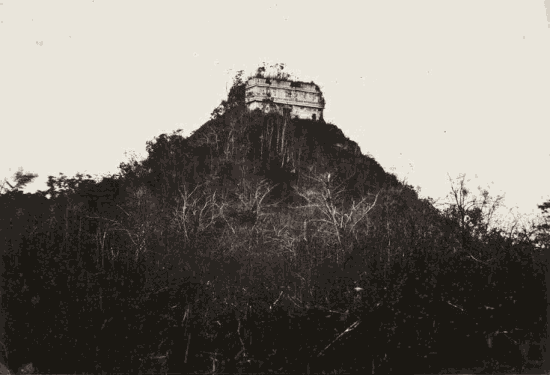 Ancien Temple, á Chichen-Itza, appelé le chateau Ancien Temple, á Chichen-Itza, appelé le chateau