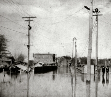 B. UNDAMAGED BRIDGE ACROSS PASSAIC RIVER AFTER PARTIAL SUBSIDENCE OF FLOOD.