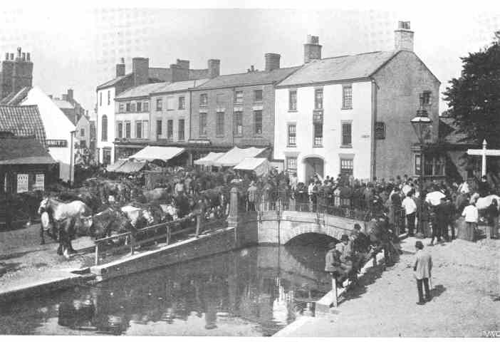 Horncastle horse fair: scene by the canal.  (From a photography by Carlton & Sons, Horncastle.)