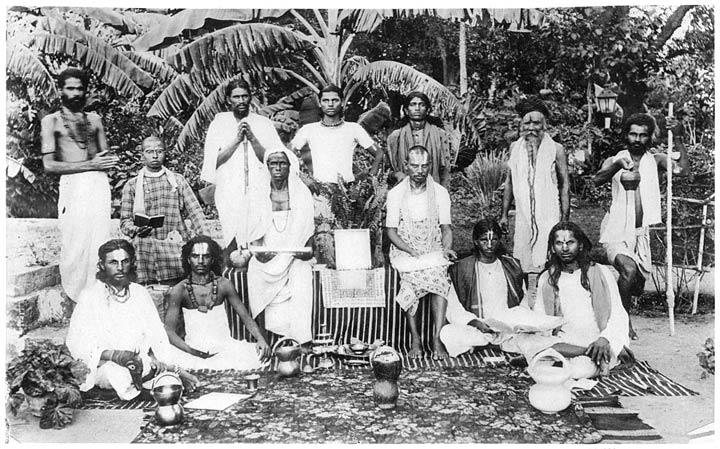 Hindu mendicants with sect-marks.