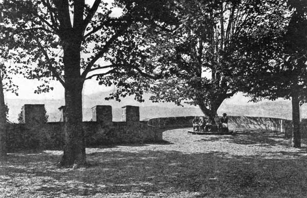 TERRACE OF THE CHÂTEAU