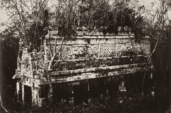 Palais Des Nonnes, à Chichen-Itza, alle droite.