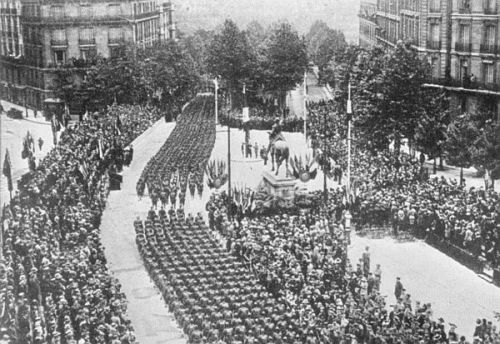 MARINES MARCHING DOWN THE AVENUE PRESIDENT WILSON ON THE FOURTH OF JULY IN PARIS