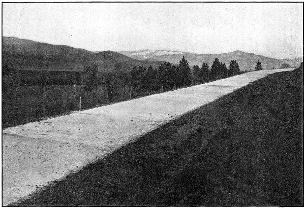 CONCRETE PAVEMENT ON ASHLAND HILL IN JACKSON COUNTY, ON THE PACIFIC HIGHWAY NORTH OF ASHLAND. GRADED AND PAVED IN 1918