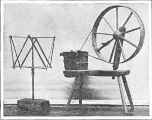 EIGHTEENTH CENTURY SPINNING WHEEL