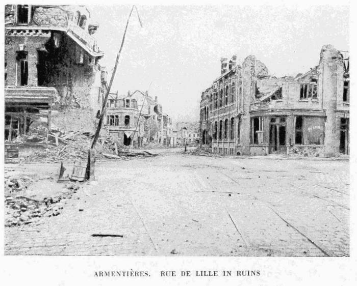 ARMENTIÈRES. RUE DE LILLE IN RUINS