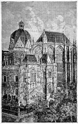 Dôme de la cathédrale d'Aix-la-Chapelle.