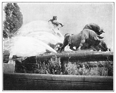 A SIDE VIEW OF THE GEFION FOUNTAIN