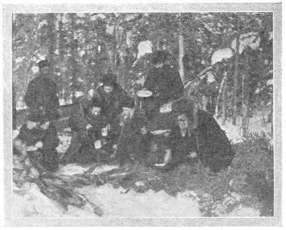 Un dîner de voyage, dans la forêt