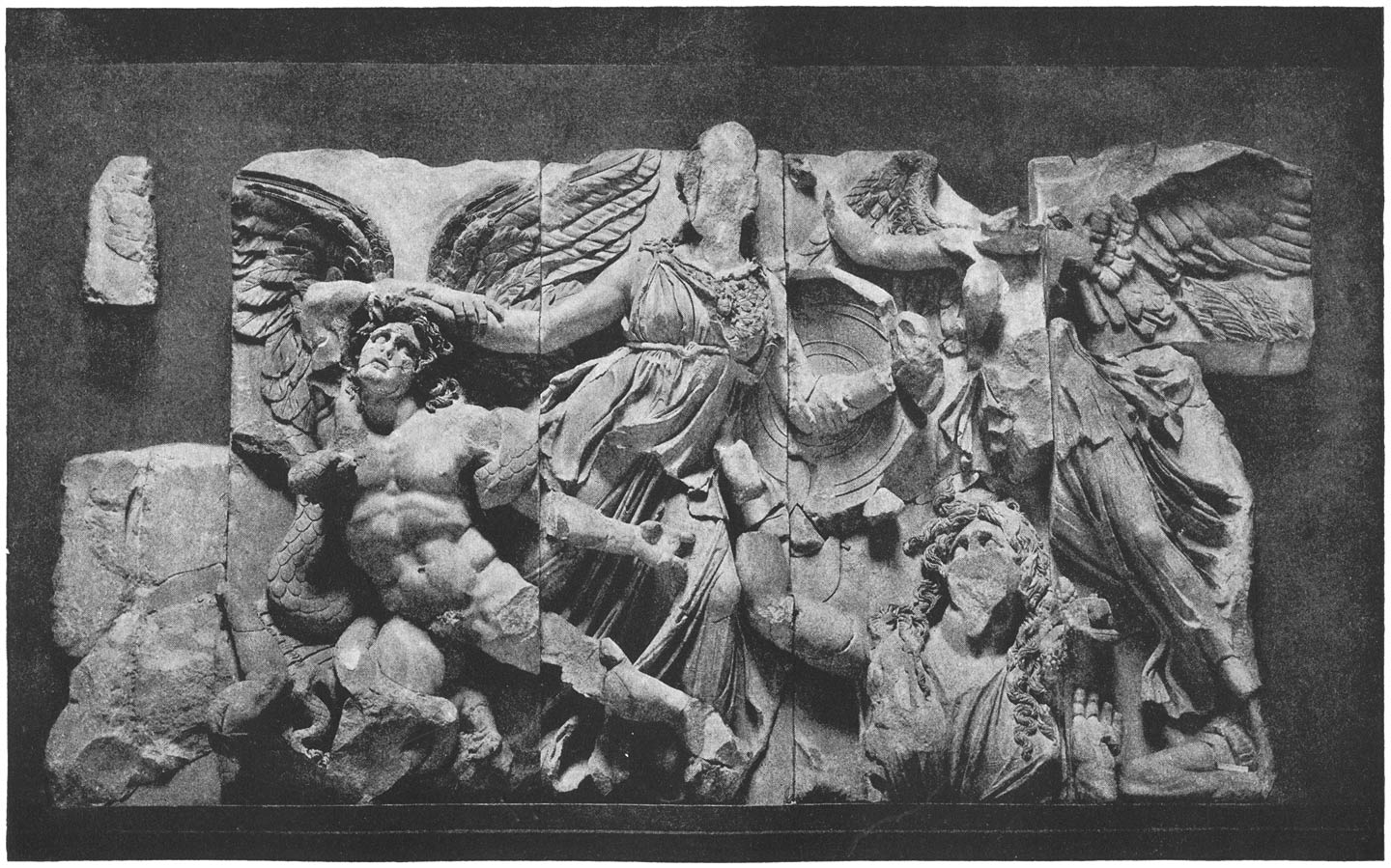 1. Athene-groep van het groote fries van het altaar van Pergamum.