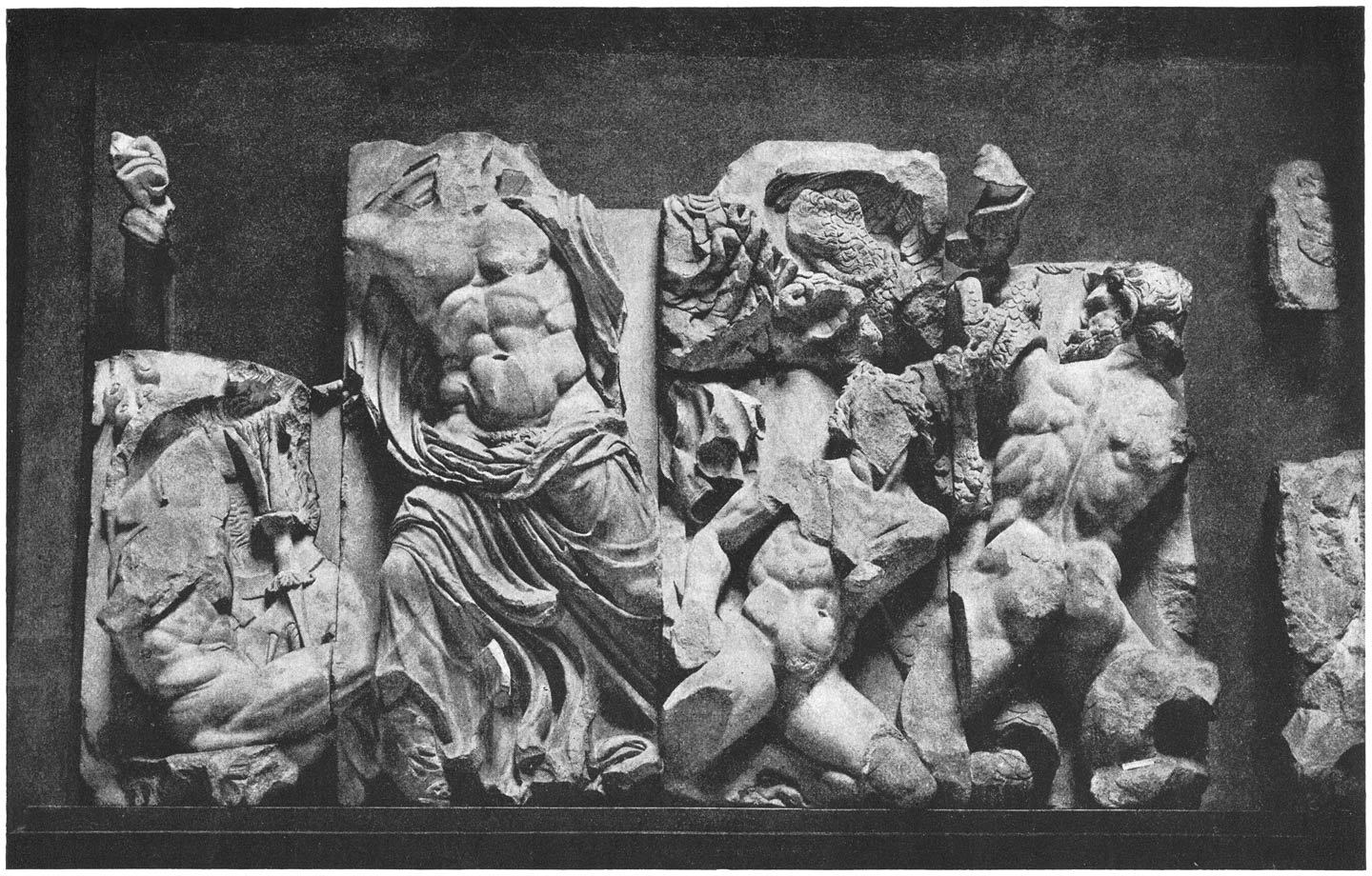 3. Zeus-groep van het groote fries van het altaar van Pergamum.