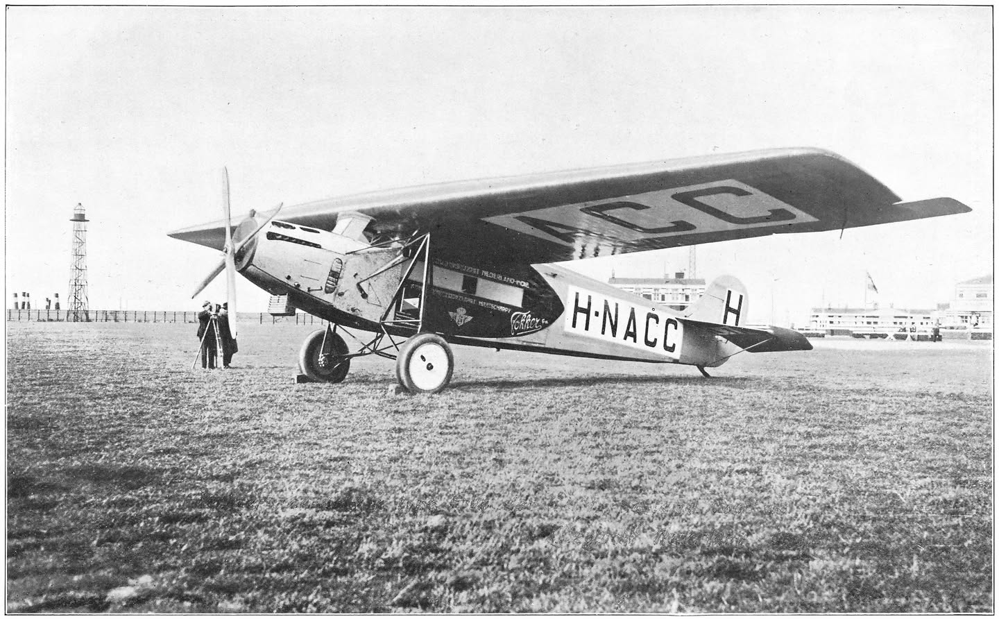 Afb. 4. De F VII te Rotterdam.