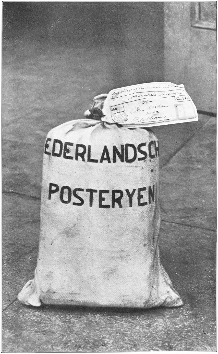Afb. 7. De eerste luchtpost Amsterdam–Batavia.