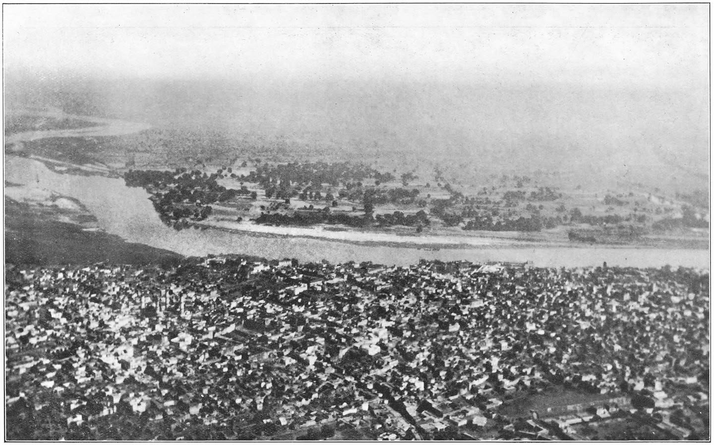 Afb. 55. Muttra aan de Jumna.