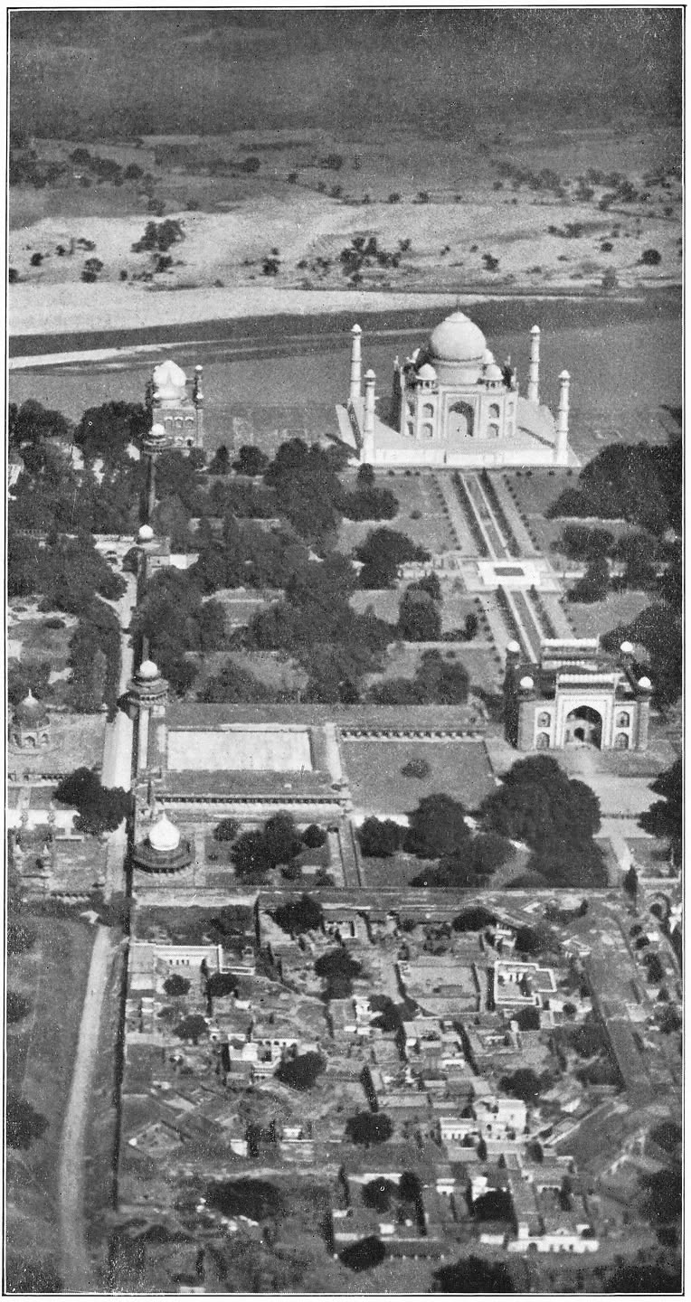 Afb. 59. De Taj Mahal bij Agra.