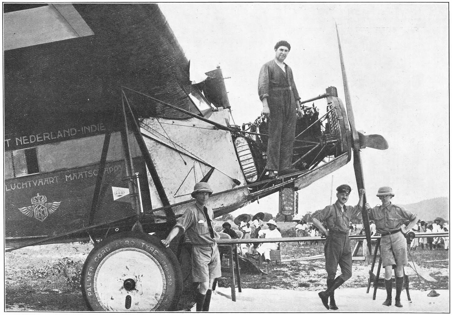 Afb. 86. Sengora; v.l.n.r.: Poelman, van den Broeke, Kengen, van der Hoop.