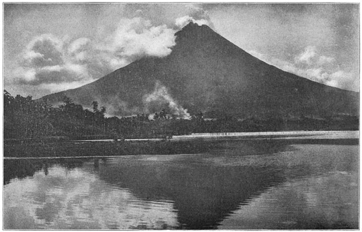 The Volcano of May&oacute;n