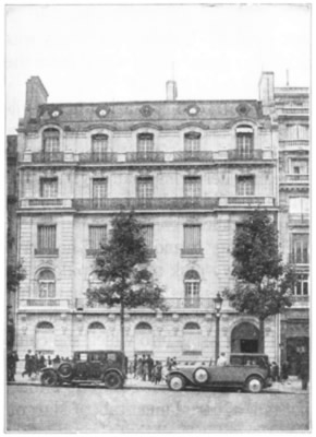 THE APARTMENT ON AVENUE CHAMPS ELYS�ES WHERE MADAME
VILLARD LIVED