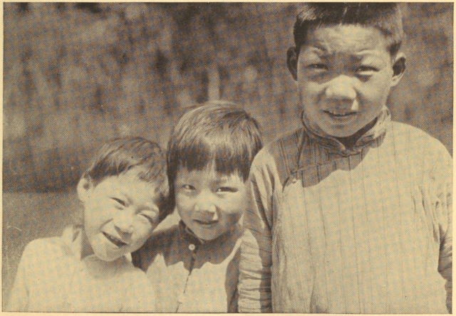 SHANGHAI YOUNGSTERS PUTTING THEIR HEADS TOGETHER TO MAKE
US OUT