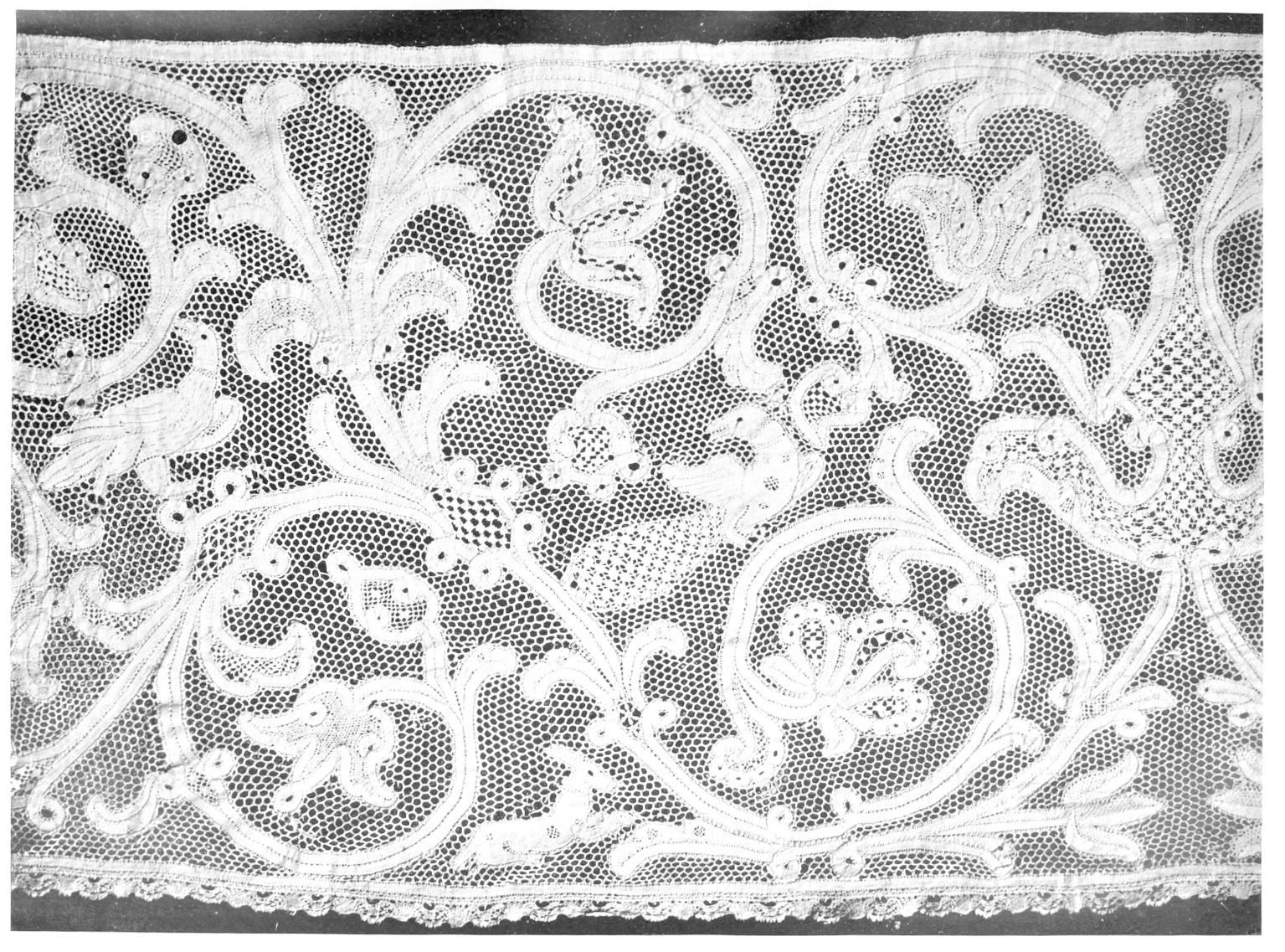 Black and White Venise Lace Trim by the Yard, 22 Mm Scalloped Lace Trim,  Spider Web Lace Trim 