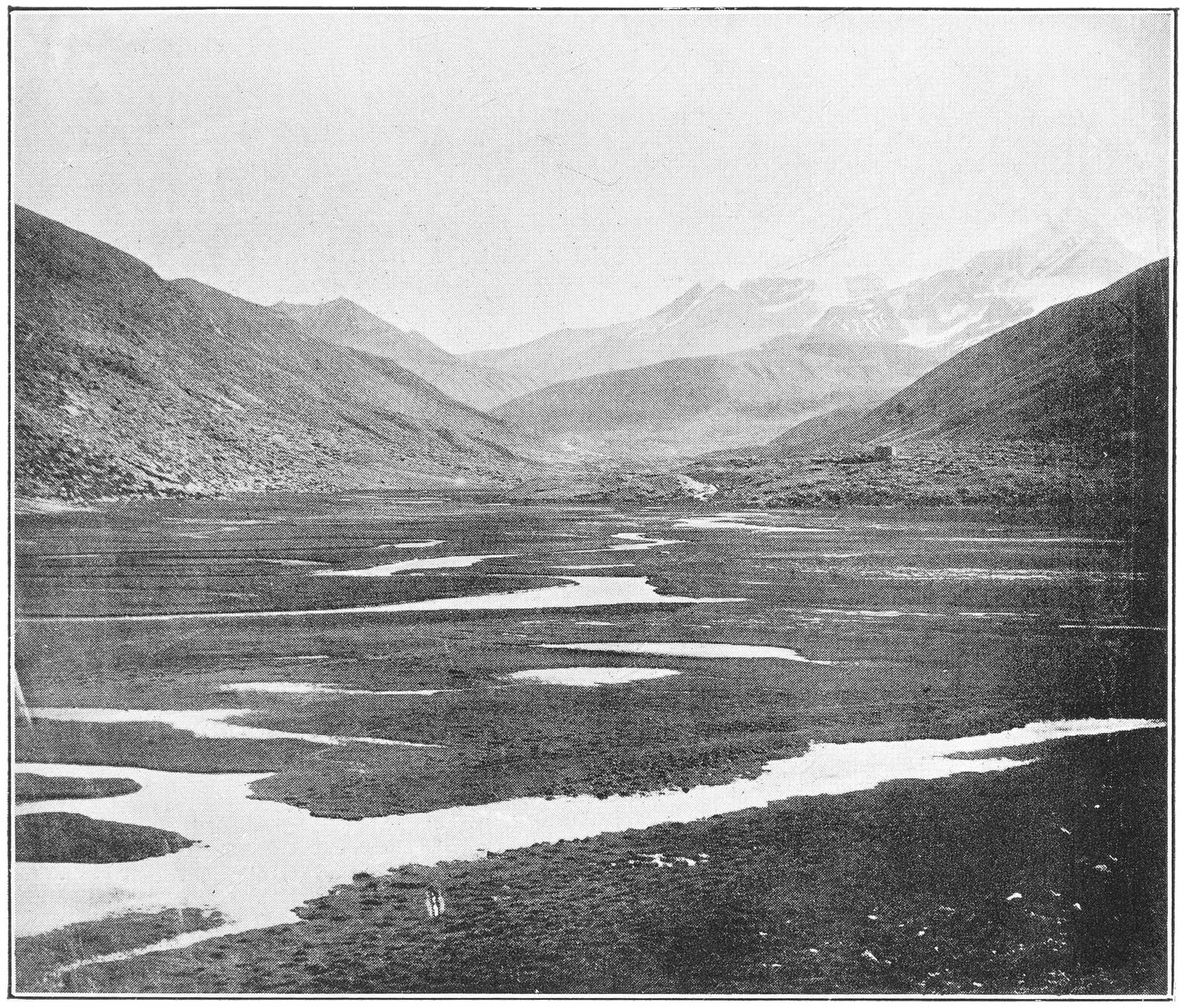 GLACIAL LAKE AND MORAINES AT THE SOURCE OF THE ZENNI (?).