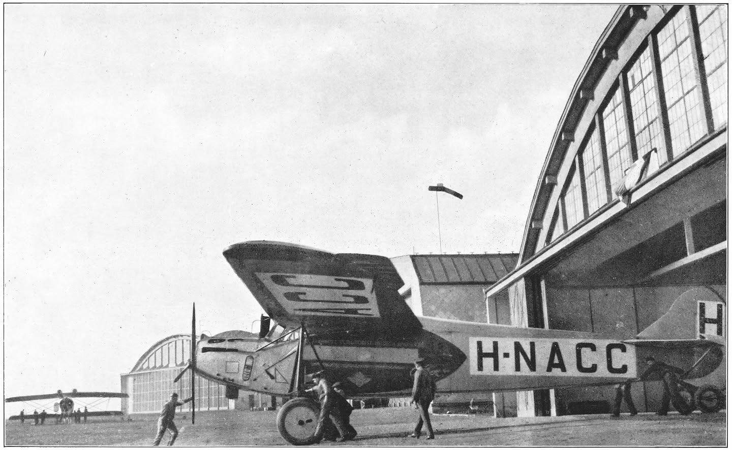 Afb. 11. Vliegveld Kbely bij Praag.